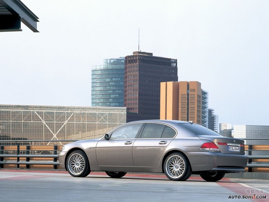 2002款宝马760i