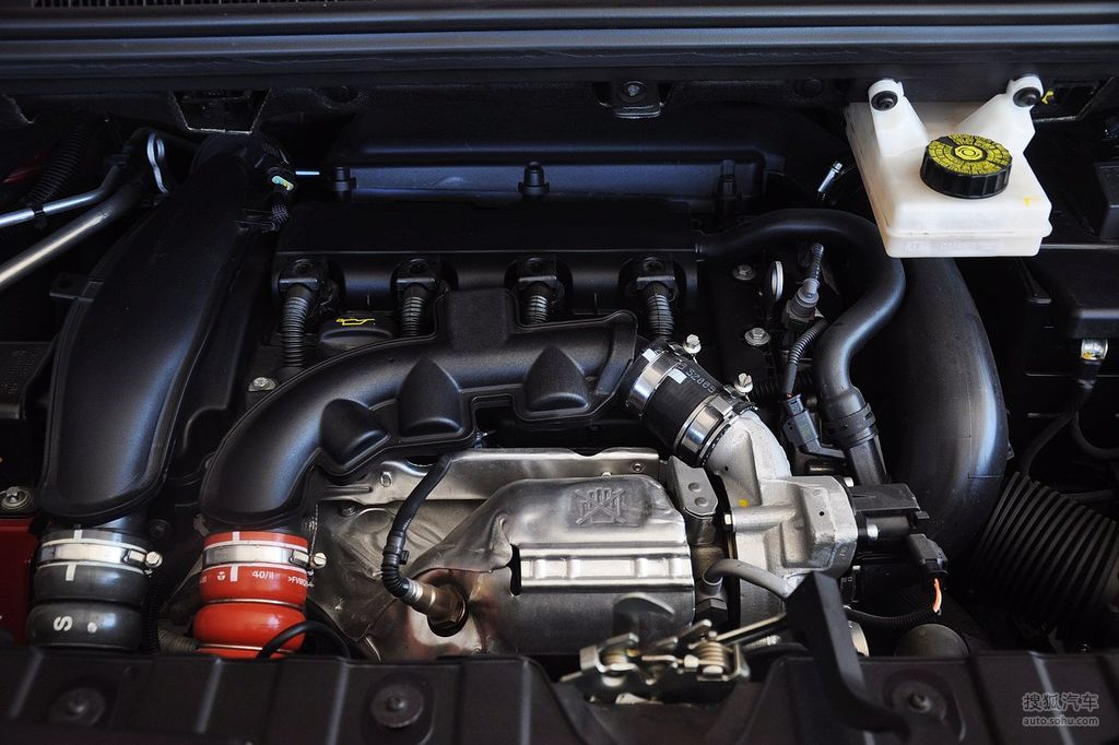 2011款标致300816l时尚版到店实拍