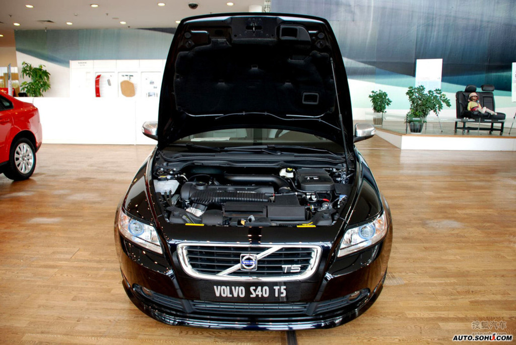 2008款沃尔沃s40t5运动版实拍