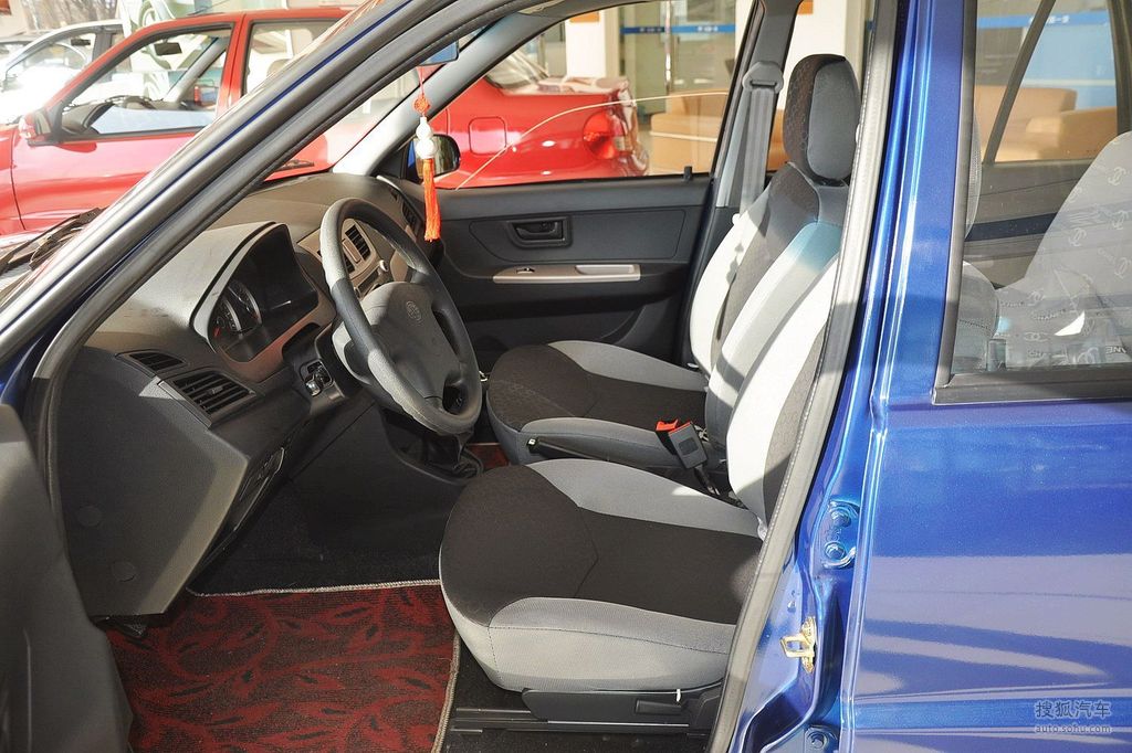 一汽夏利n3三厢