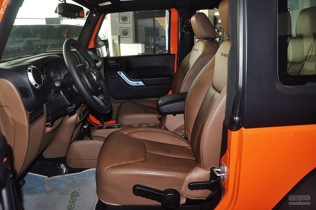 【 jeep牧马人两门版高清图片】_棕色真皮_内饰_搜狐汽车网
