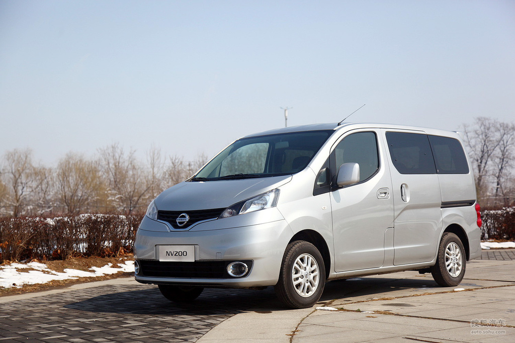 日产nv200