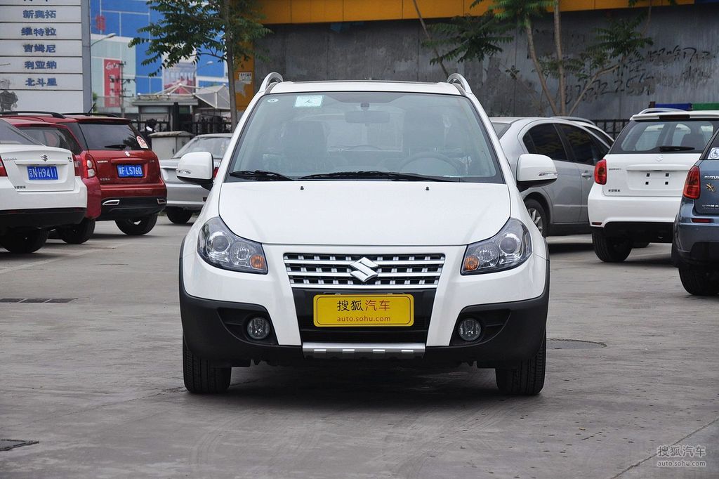 2013款铃木天语sx4锐骑1.6l自动运动型