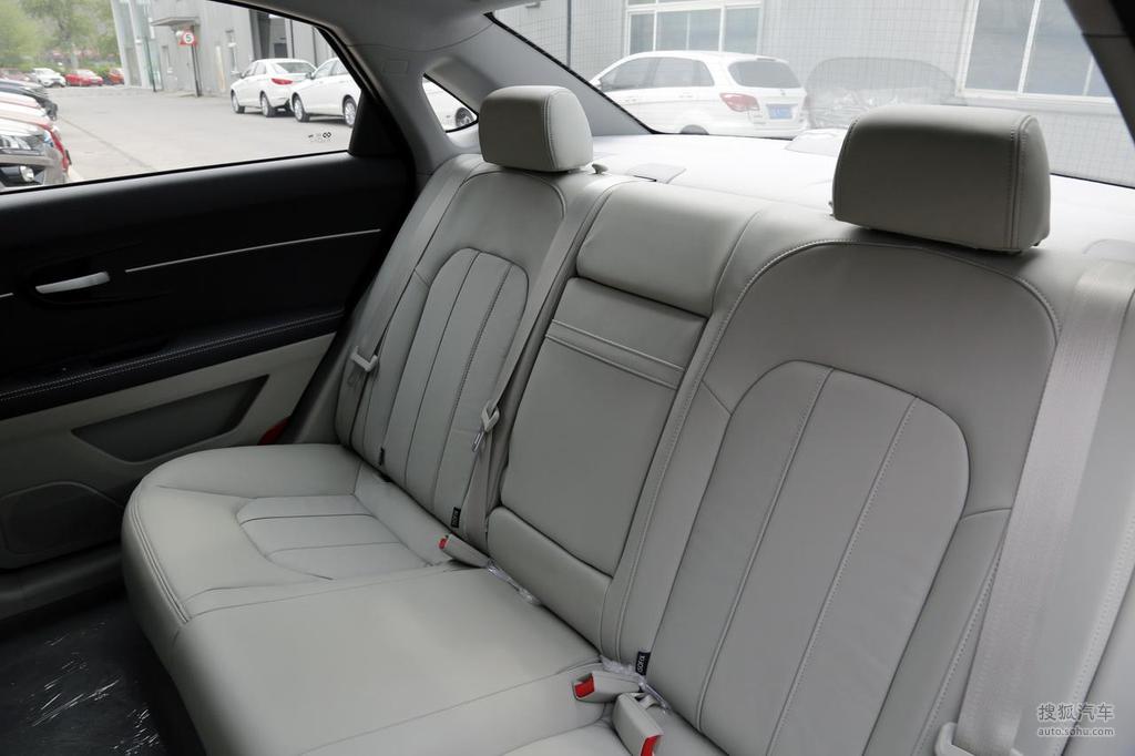 【 北汽新能源eu系列高清图片】_2017款 eu260 乐享版_黑色/灰色_内饰