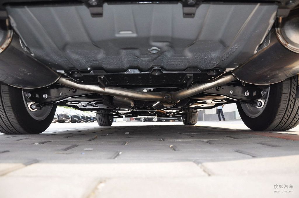 【 红旗h7高清图片】_2013款 2.0t 尊贵型_底盘发动机_搜狐汽车网