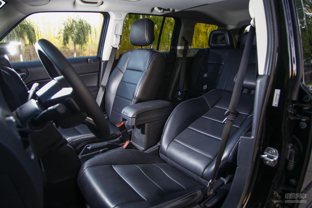 【 jeep自由客高清图片】_内饰_搜狐汽车网