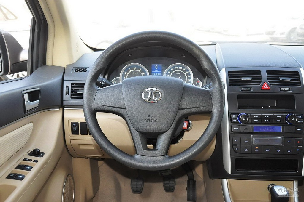 e130手动乐活型 - 方向盘提示:支持键盘翻页 ←左 右→外观(398)内饰