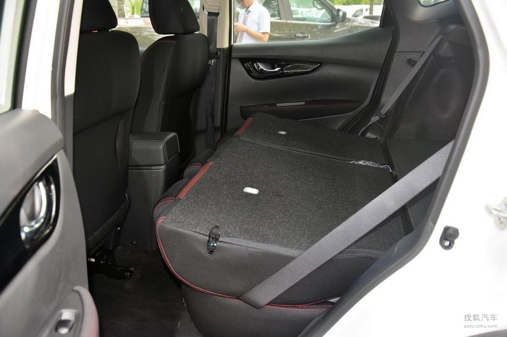 2017款日产逍客 2.0l cvt精英版