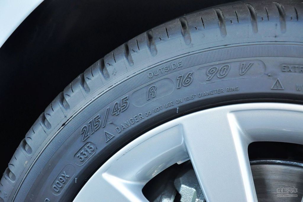 2014款奥迪a1 sportback 30tfsi舒适型 - 轮胎型号提示:支持键盘翻页