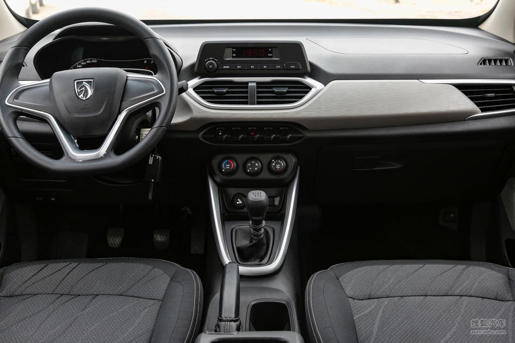 【 宝骏510高清图片】_2017款 1.5l 手动舒适型_黑色_内饰_搜狐汽车网