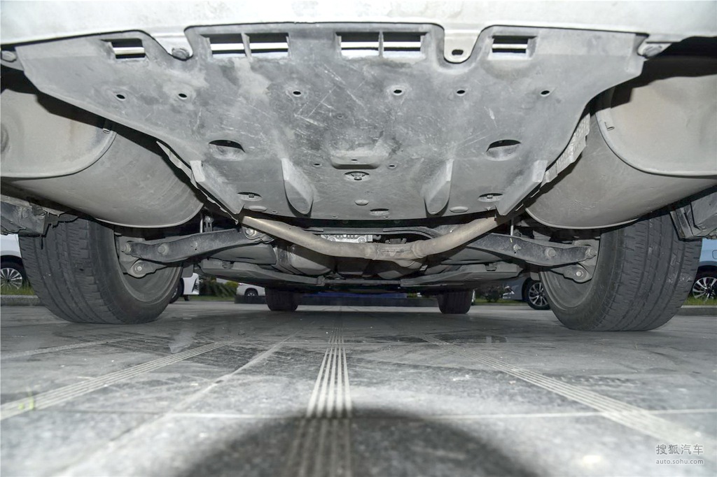 【 丰田皇冠高清图片】_底盘发动机_搜狐汽车网