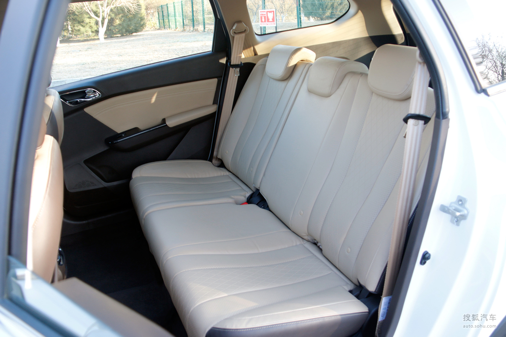 宝骏310w2017款15l6mt豪华型