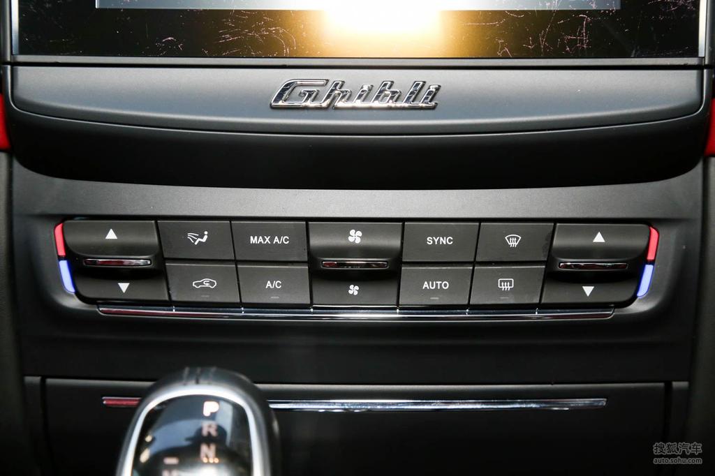 0t 标准版 - 空调控制面板提示:支持键盘翻页 ←左 右→外观(242)内饰