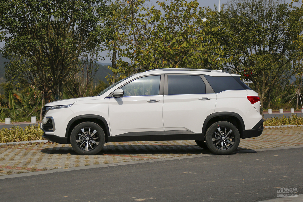 【 宝骏530高清图片】_糖果白_外观_搜狐汽车网