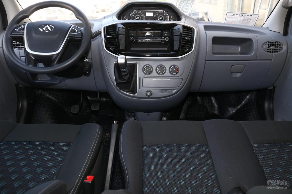 48万     询底价看配置 2018款 上汽大通v80 2.