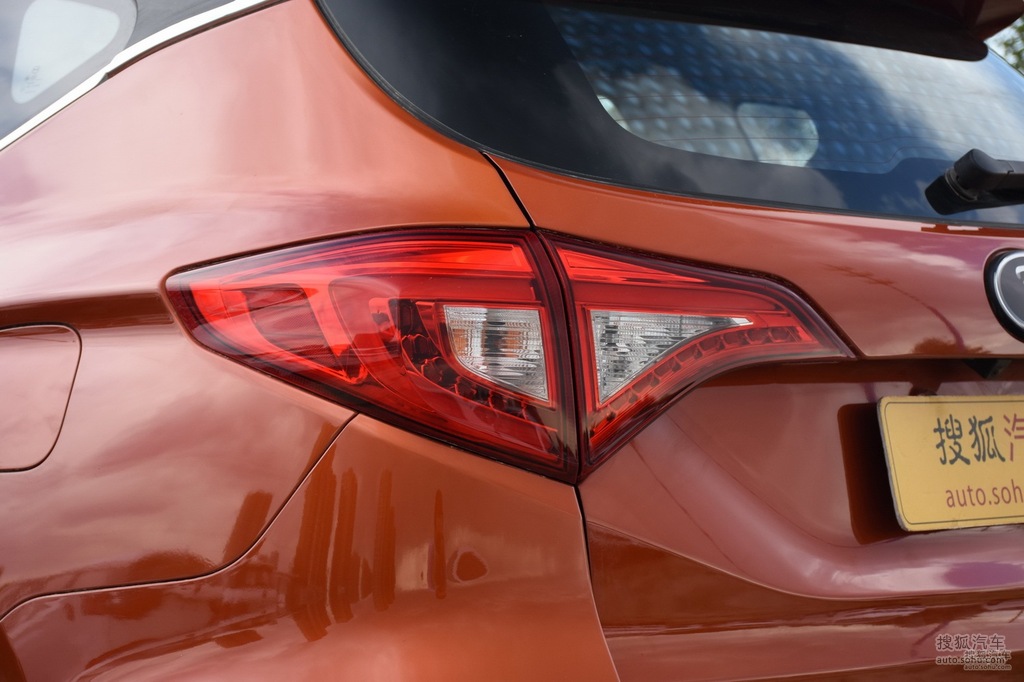 翡翠黄水晶白流光白活力橙山脉灰比亚迪