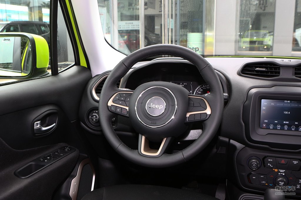 右→外观(42)内饰(60)空间(5)底盘/动力(16)暗夜骑士酷黑色jeep自由侠