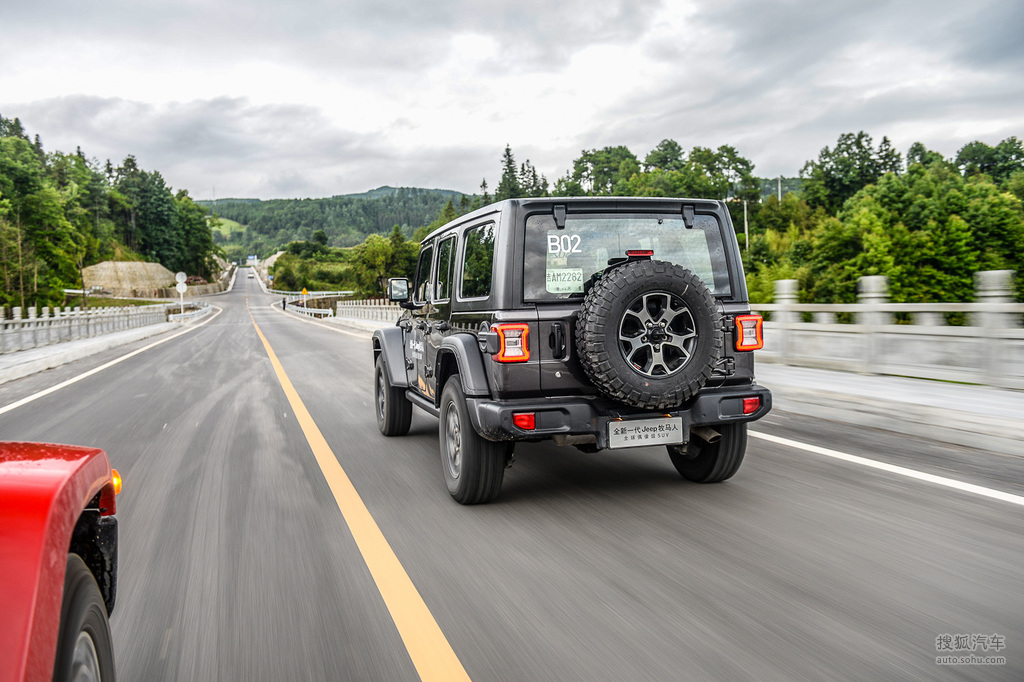 2018款jeep牧马人 2.0t rubicon 四门版