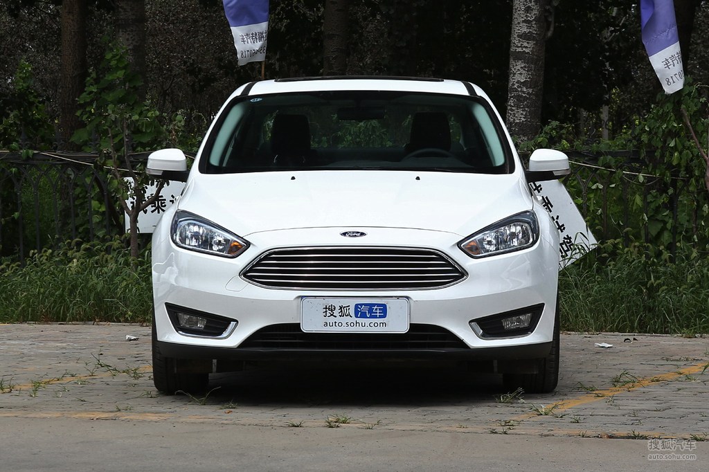 福特福克斯三厢