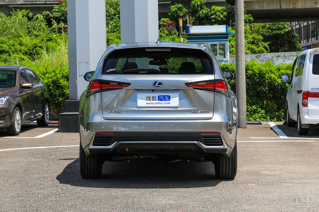 2018款雷克萨斯nx200全驱锋尚版正后提示支持键盘翻页左右