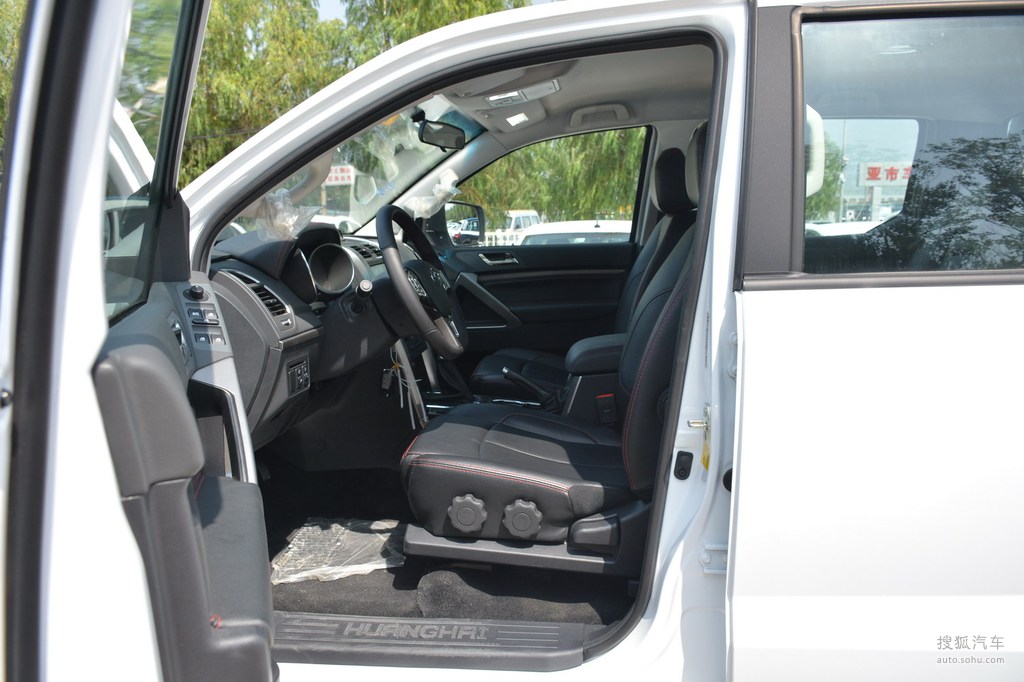 2019款黄海n724t汽油自动两驱运动版4k22d4t