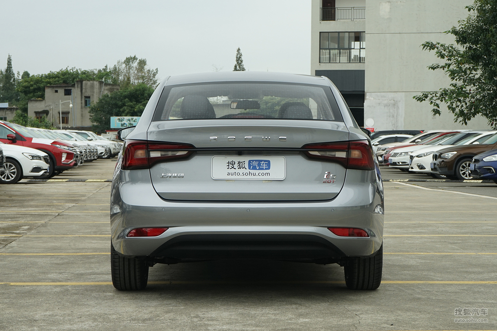 【 荣威i5高清图片】_2019款 gl 20t 自动4g互联超能酷玩版_丝绸灰
