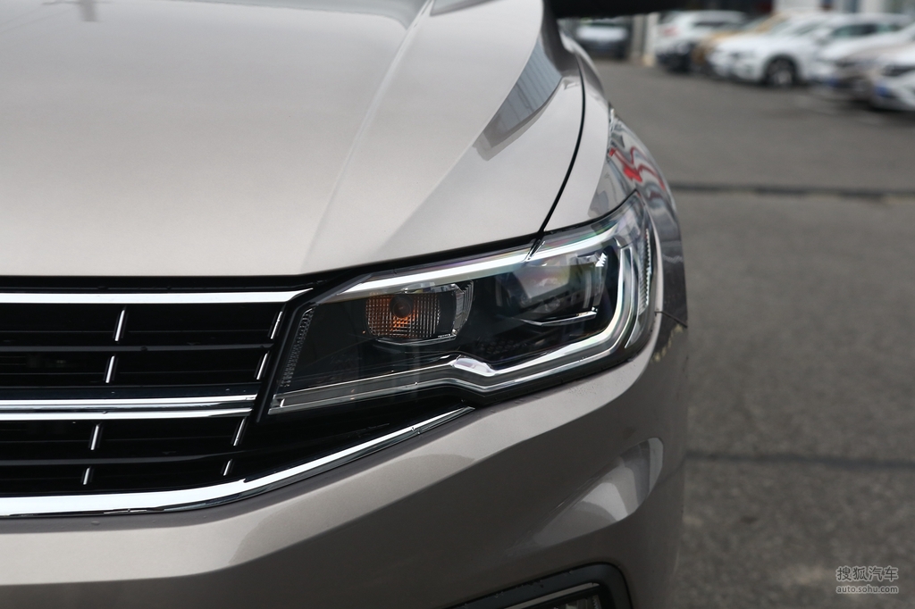 2020款大众宝来15l自动精英型