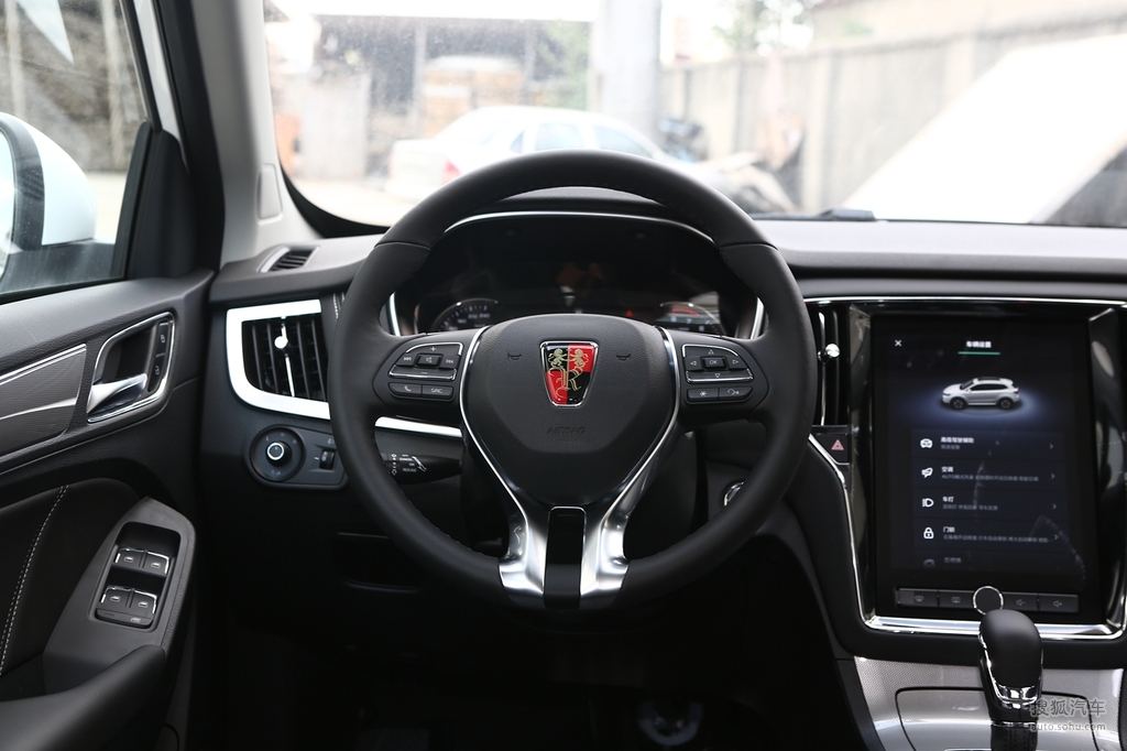 搜狐汽车>图库>荣威>荣威>rx5>2020款荣威rx5 20t 自动ali智联网超越