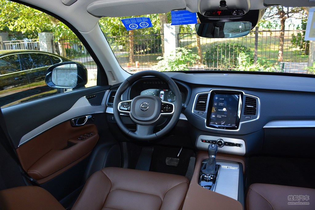 沃尔沃xc90高清图片】_2020款 t5四驱智行豪华版 5座_黑色/棕色_内饰