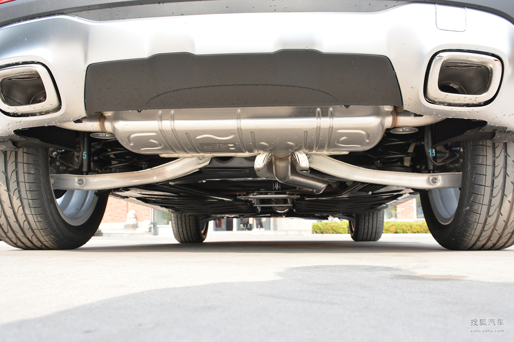 【 奔驰gla级高清图片】_底盘发动机_搜狐汽车网