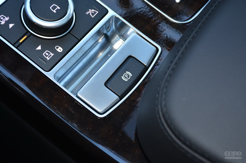 2020款路虎揽胜30l6传世加长版