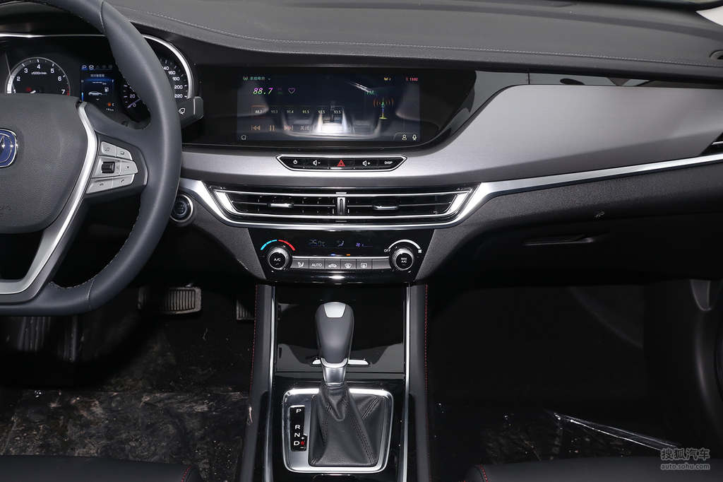【 长安逸动高清图片】_极夜黑_内饰_搜狐汽车网
