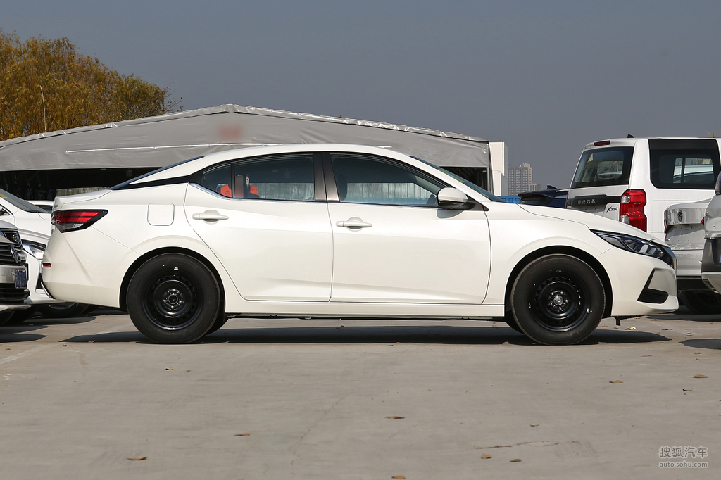 【 日产轩逸高清图片】_珠光白_外观_搜狐汽车网