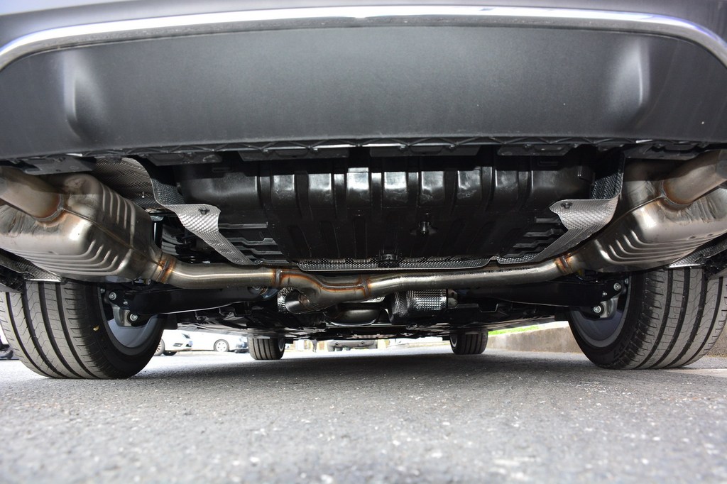 【 奔驰cls级高清图片】_2020款 cls 300 动感型_底盘发动机_搜狐汽车