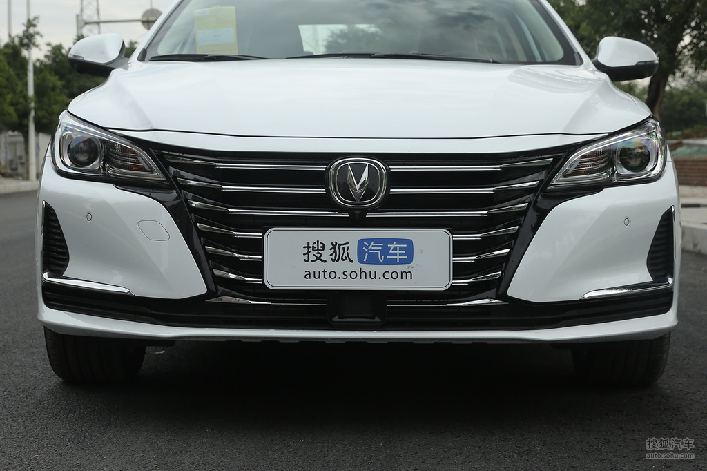 2020款长安锐程cc15t自动酷锐型前脸特写提示支持键盘翻页左右