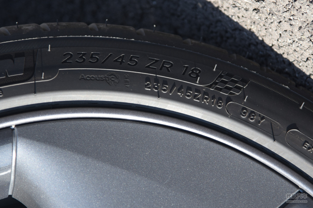 >图库>特斯拉>特斯拉中国>model3> 3标准续航后驱升级版 -轮胎型号