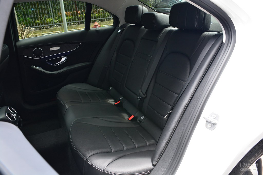 2020款奔驰c 200 l 时尚型运动版 改款 - 后排座椅提示:支持键盘翻页