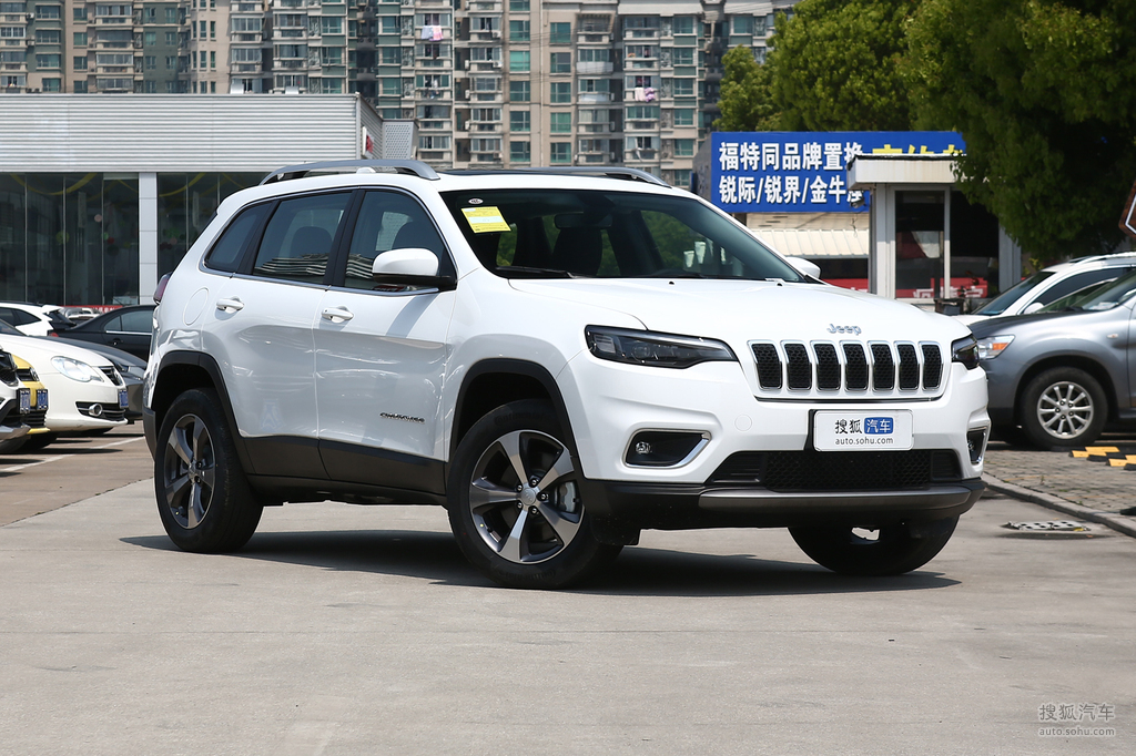 2020款jeep自由光20t四驱精英版