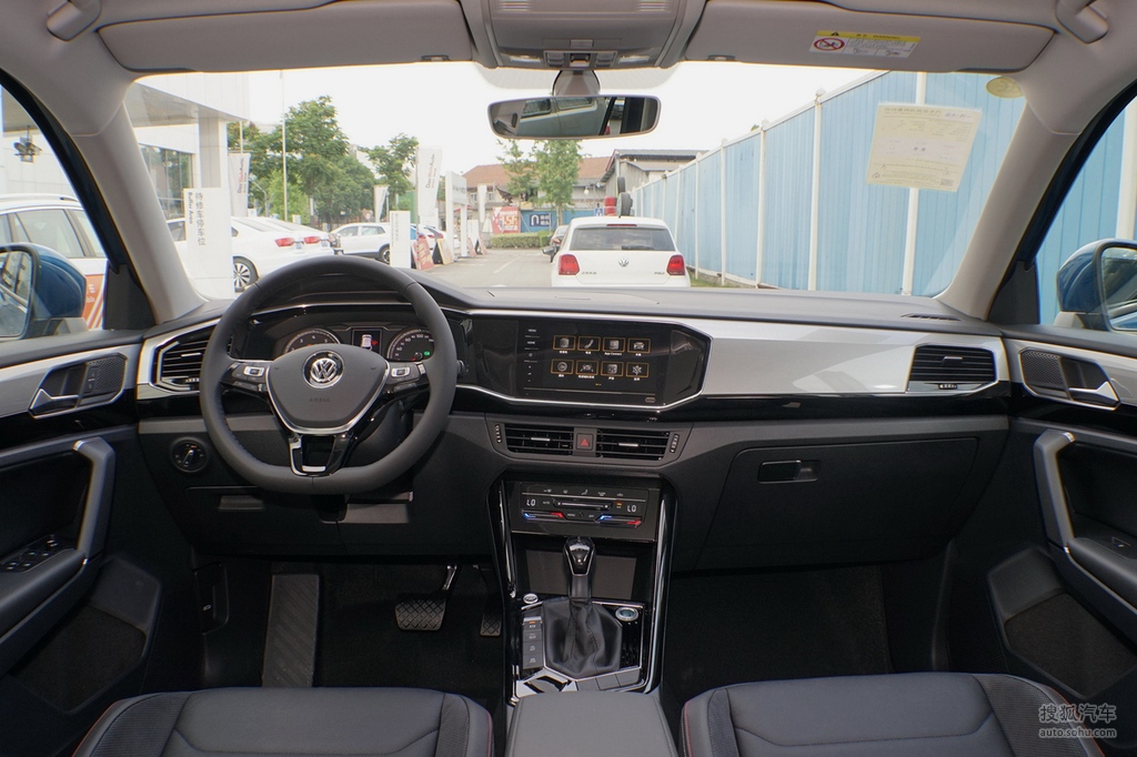 大众探岳高清图片】_2020款 330tsi 两驱豪华智联版_黑色/灰色_内饰