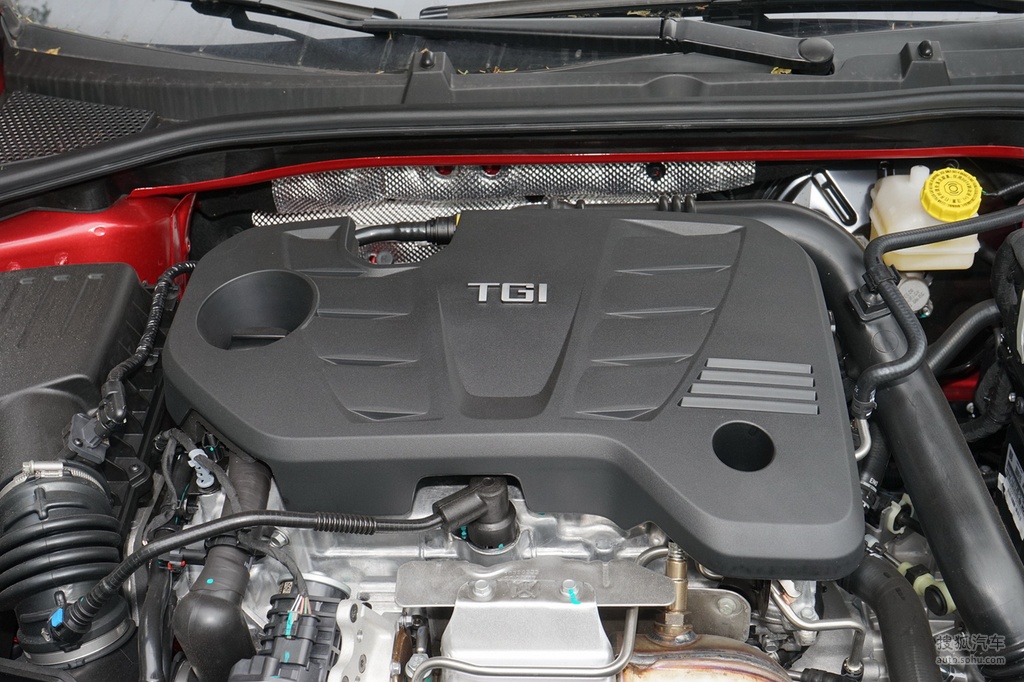 2020款名爵615t手动领潮豪华版