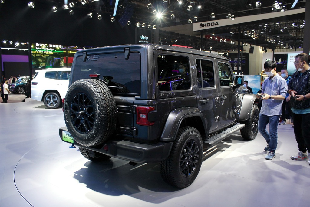 jeep牧马人4×e 北京车展实拍提示:支持键盘翻页 ←左 右→外观(1995)