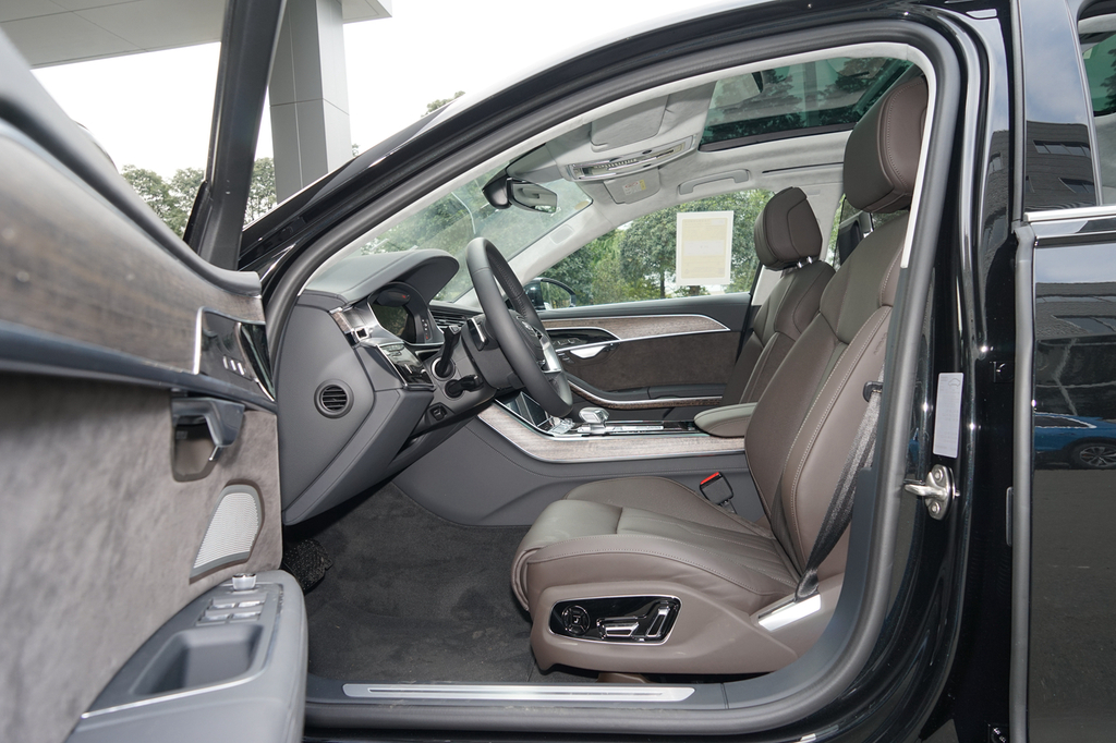 【 奥迪a8l高清图片】_空间展示_搜狐汽车网