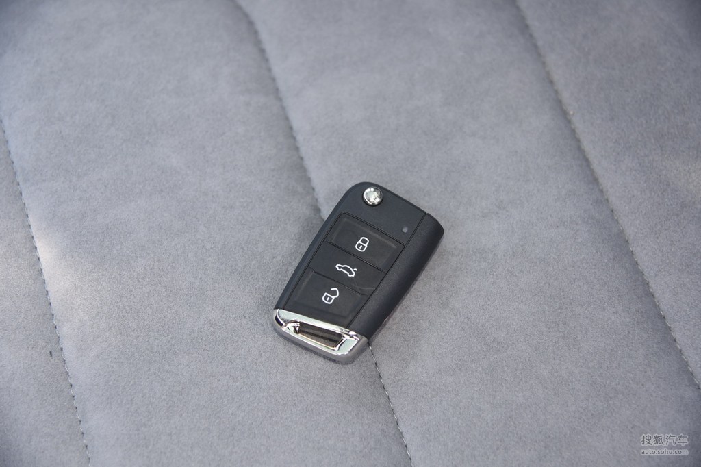 汽车钥匙提示:支持键盘翻页 ←左 右→黑色/灰色黑色大众探岳4s店