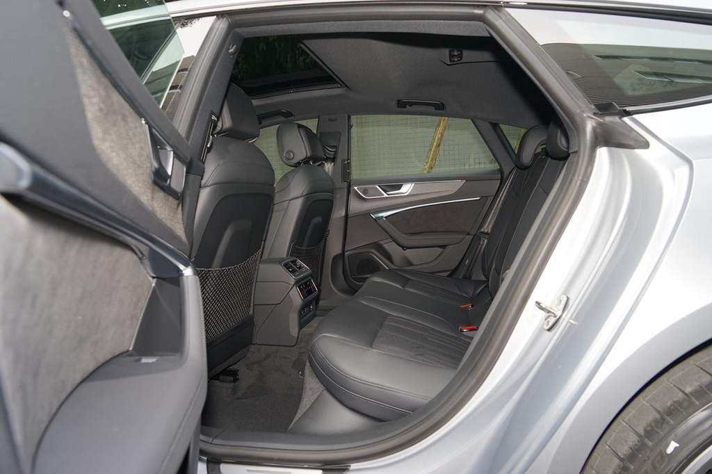 【 奥迪rs7 sportback高清图片】_空间展示_搜狐汽车网