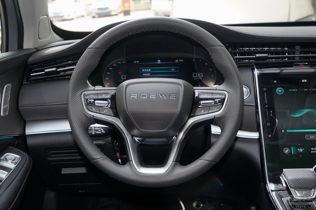 max高清图片】_2021款 supreme系列 300tgi 自动智能座舱版 _黑色