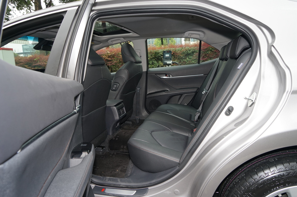 【 丰田凯美瑞高清图片】_2021款 2.0g 豪华版 _空间展示_搜狐汽车网