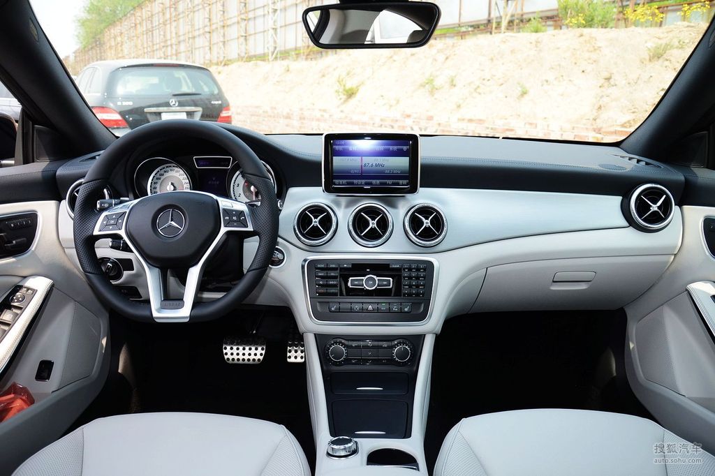 【 奔驰cla级高清图片】_黑色/水晶灰色_内饰_搜狐汽车网