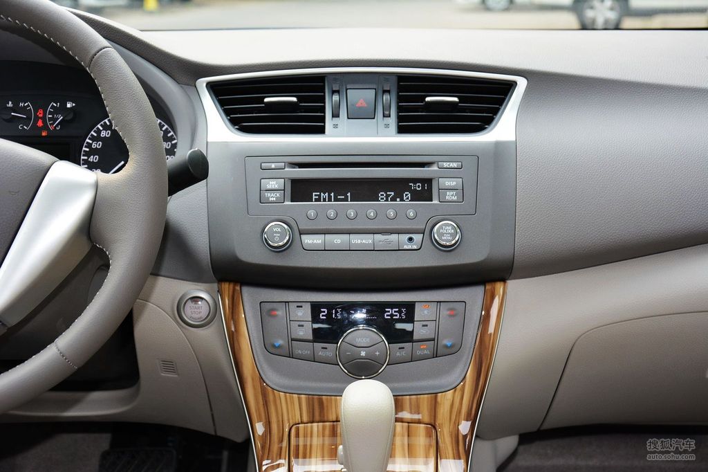 【 日产轩逸高清图片】_2014款 1.