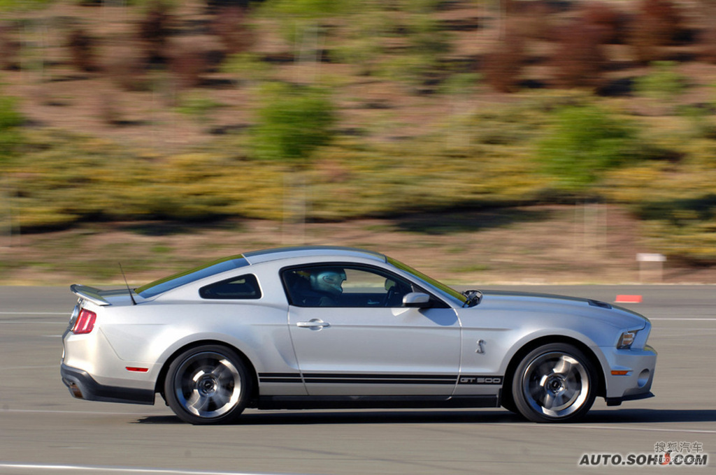 2010款福特野马shelbygt500试驾