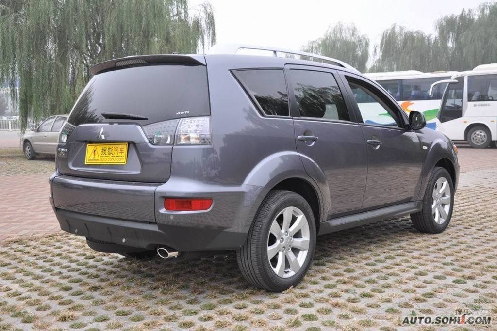 2010款三菱欧蓝德ex到店实拍